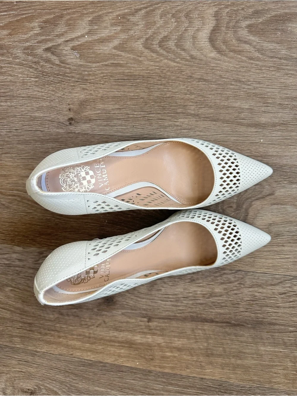 Vince Camuto Nico Perforated Pointed Toe Heels Picket Fence Ivory White Size 9.5